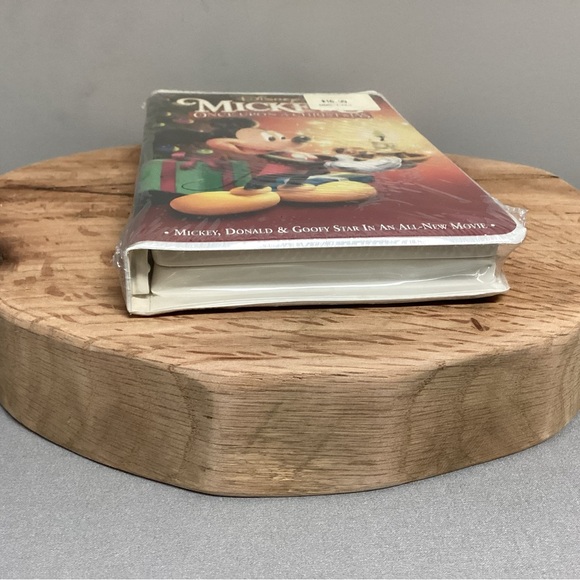 🟢 Sealed New - Disney’s Mickeys Once Upon A Christmas VHS Tape - Vintage - Rare - Picture 6 of 9